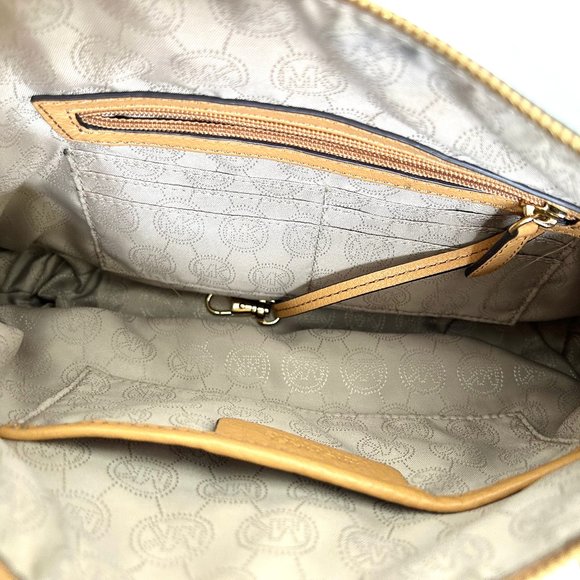 Michael Kors East West Crossbody in Camel Pebbled Leather and Gold Chain - Picture 12 of 15